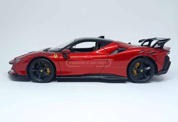 Miniatura de carro Ferrari SF90XX Stradale 2024, cor Rosso Magma, escala 1:18, marca Bburago