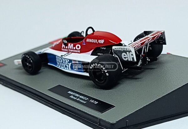 Miniatura de carro Martini MK23 #31 pilotado por René Arnoux na temporada F1 1978, escala 1:43, marca Altaya