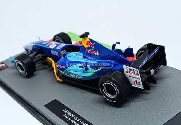 Miniatura de carro Sauber C23 #12 pilotado por Felipe Massa na temporada F1 2004, escala 1:43, marca Altaya