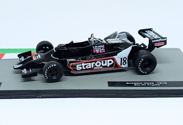 Miniatura de carro Shadow DN9 #18 pilotado por Elio de Angelis na temporada F1 1979, escala 1:43, marca Altaya