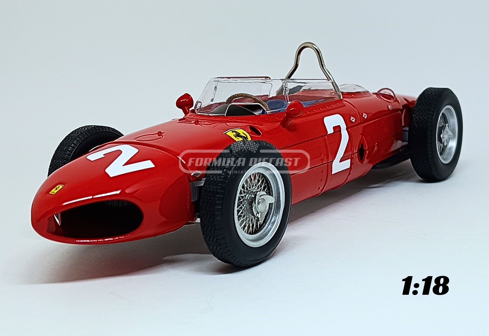 Miniatura de carro Ferrari 156 "Sharknose" #2 Phil Hill, vencedor GP Italia, Campeão Mundial F1 1961, escala 1:18, marca CMR