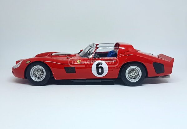 Miniatura de carro Ferrari 330 TRI #6 O. Gendebien/P. Hill, Vencedor 24h Le Mans 1962, escala 1:18, marca Werk83