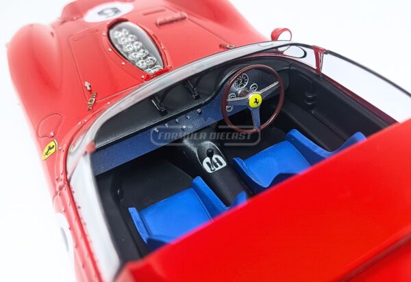 Miniatura de carro Ferrari 330 TRI #6 O. Gendebien/P. Hill, Vencedor 24h Le Mans 1962, escala 1:18, marca Werk83