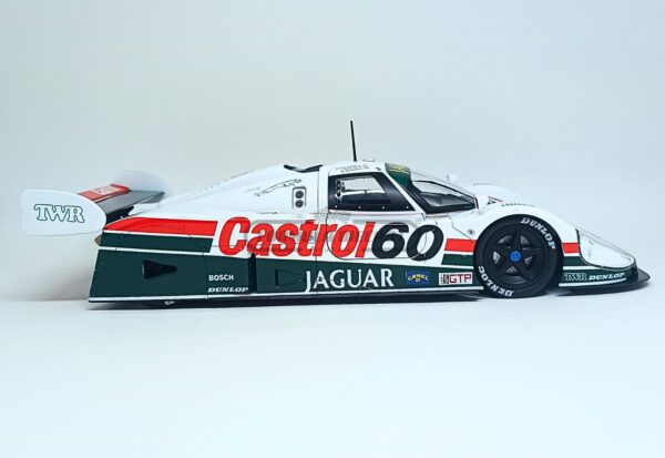 Miniatura de carro Jaguar XJR-9 #60 Brundle/Boesel/Nielsen, vencedor 24h Daytona 1988, escala 1:18, marca CMR