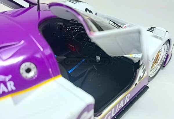 Miniatura de carro Jaguar XJR-12 #3 Nielsen/Cobb/Brundle, Vencedor 24h Le Mans 1990, escala 1:18, marca CMR