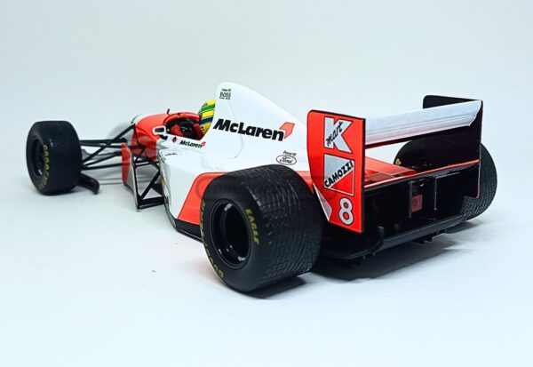 Miniatura de carro McLaren MP4/8 Ayrton Senna , vencedor GP Europa F1 1993, escala 1:18, marca Minichamps