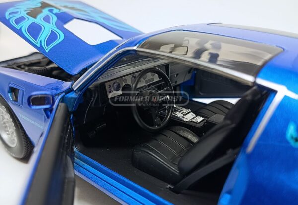 Miniatura de carro Pontiac Firebird Trans-Am 1978, cor Azul Metálico, escala 1:18, marca Maisto