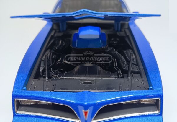 Miniatura de carro Pontiac Firebird Trans-Am 1978, cor Azul Metálico, escala 1:18, marca Maisto