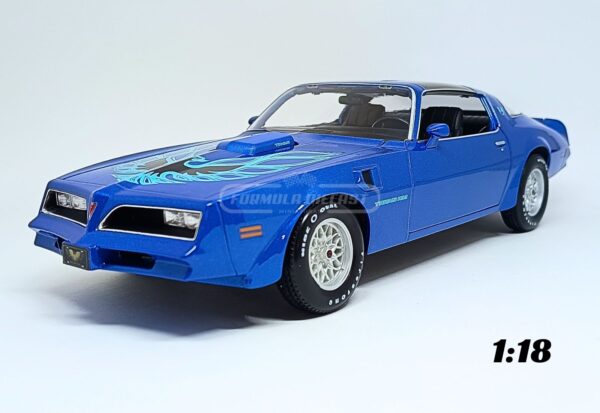 Miniatura de carro Pontiac Firebird Trans-Am 1978, cor Azul Metálico, escala 1:18, marca Maisto