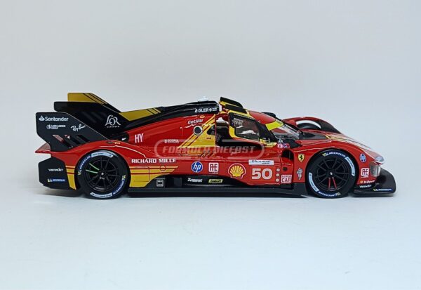 Miniatura de carro Ferrari 499P #50, pilotado por A. Fuoco/M.Molina/N. Nielsen, vencedor das 24h Le Mans 2024, escala 1:24, marca Bburago
