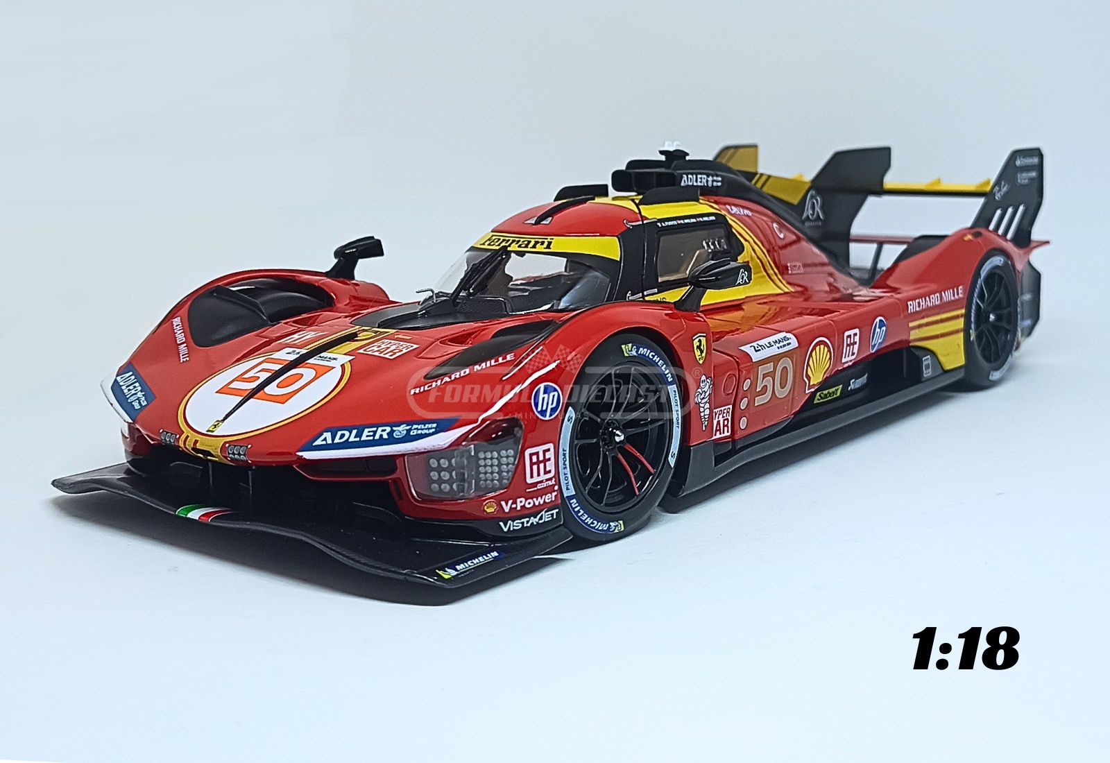 Miniatura de carro Ferrari 499P #50, pilotado por A. Fuoco/M. Molina/N. Nielsen, vencedor das 24h Le Mans 2024, escala 1:18, marca Bburago