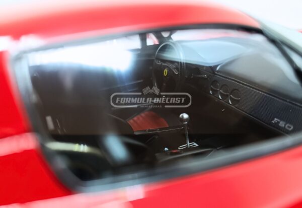 Miniatura de carro Ferrari F50 Hardtop 1995, cor Rosso Corsa, escala 1:18, marca KK-Scale