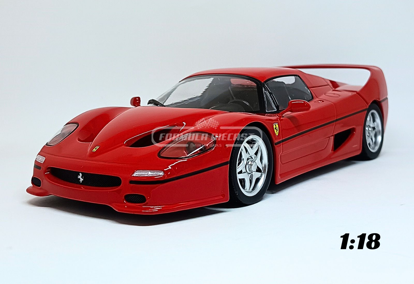 Miniatura de carro Ferrari F50 Hardtop 1995, cor Rosso Corsa, escala 1:18, marca KK-Scale