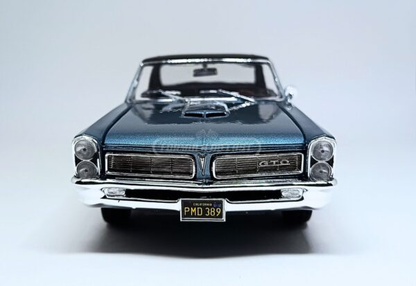 Miniatura de carro Pontiac GTO Hurst 1965, cor Azul Metálico , escala 1:18, marca Maisto