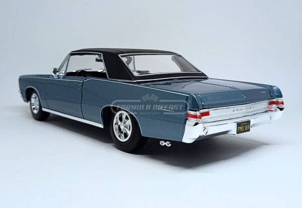 Miniatura de carro Pontiac GTO Hurst 1965, cor Azul Metálico , escala 1:18, marca Maisto