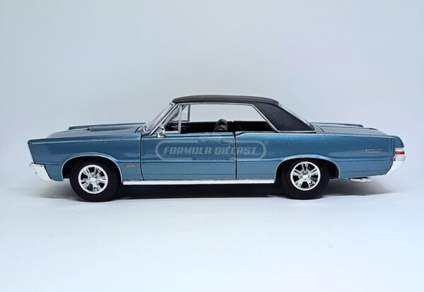Miniatura de carro Pontiac GTO Hurst 1965, cor Azul Metálico , escala 1:18, marca Maisto