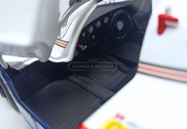Miniatura de carro Porsche 956 LH #1, pilotado por J. Ickx/D. Bell, vencedor 24h Le Mans 1982, "Collector's Box", escala 1:18, marca Werk83