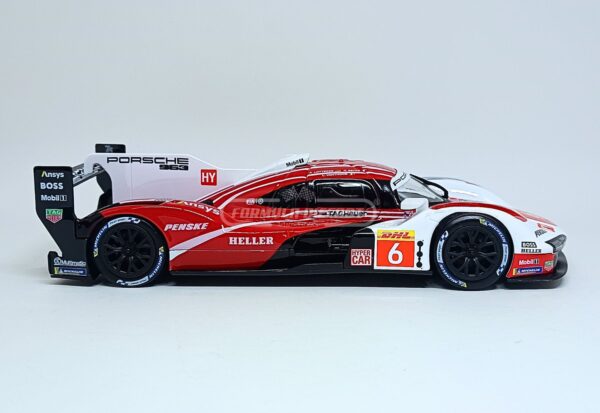 Miniatura de carro Porsche 963 #6 pilotado por K. Estre/A.Lotterer/L.Vanthoor, 4º lugar 24h de Le Mans 2024, escala 1:24, marca Bburago