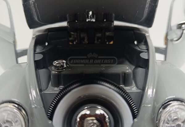 Miniatura de carro VW Fusca Käfer-Beetle 1951, cor Cinza, escala 1:18, marca Bburago
