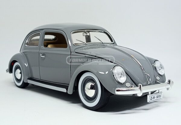 Miniatura de carro VW Fusca Käfer-Beetle 1951, cor Cinza, escala 1:18, marca Bburago